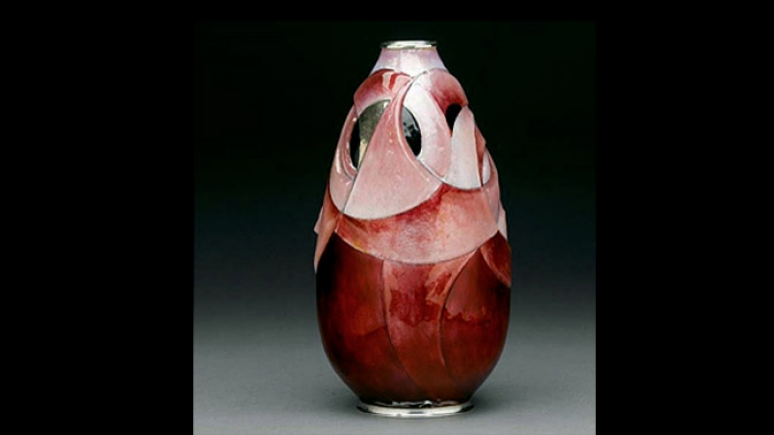 Vase rouge. Conçu vers 1925-1930 par Camille Fauré