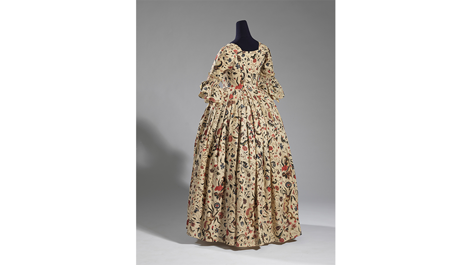 Robe anglaise en chintz indien des années 1740.