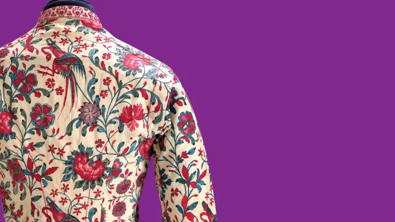 Woman’s jacket. Made in coastal southeast India for the Dutch market; used in Hindeloopen, Friesland. Mordant-dyed and resist-dyed cotton, 18th century, 57.8 cm. ROM 962.107.2.
 Floral printed white jacket