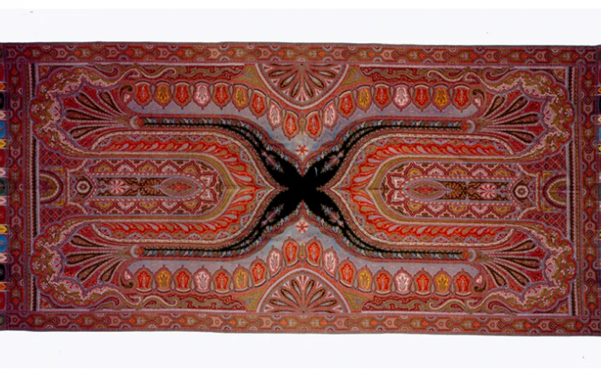 Woman's paisley shawl. Scotland. 1865-1870. 921.16.6. Woman's paisley shawl. Scotland. 1865-1870. 921.16.6.