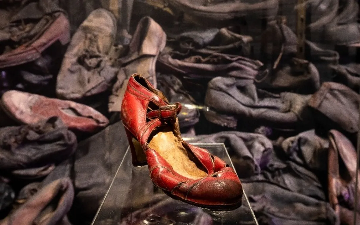 A woman’s dress shoe belonging to an unknown deportee to Auschwitz (1940s).