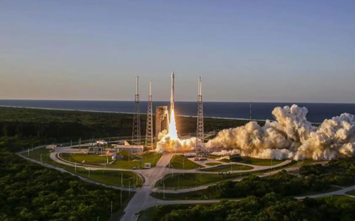 Lancement d'OSIRIS-REx depuis Cap Canaveral.
