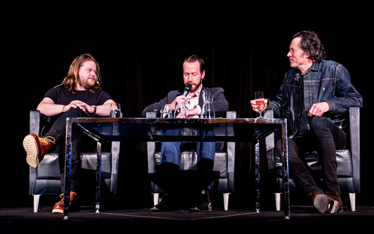 Magnus Nilsson in conversation with two speakers. © L Milosavljevic.
