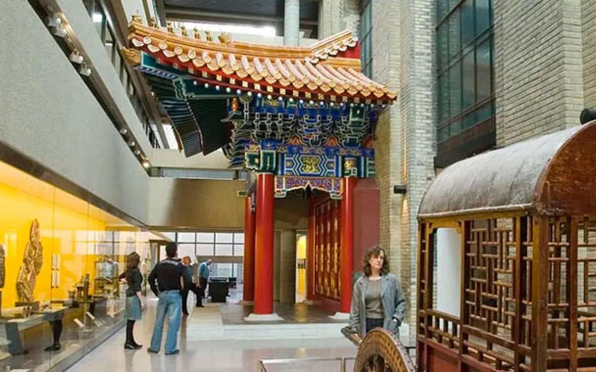 ROM Gallery of Chinese Architecture/Level 1 Chinese Imperial Palace, Yellow glazed roof tiles were reserved exclusively for buildings built for the Emperor. Chinese artisans from the National Museum of Chinese Architecture in Beijing assembled a life-sized component of a Chinese Imperial Palace building here in the traditional style